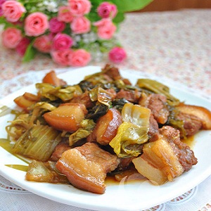 Tổng hòa hương vị thơm ngon với món thịt kho cải chua mắm ruốc